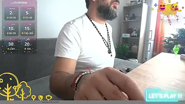 Snapshot of TigerOne19 chatting on November 30, 9:46 am TigerOne19 online show from November 30, 9:46 am