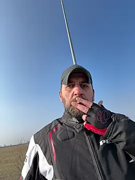 Snapshot of TigerOne19 chatting on March 3, 1:17 pm TigerOne19 online show from March 3, 1:17 pm