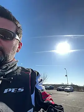 Snapshot of TigerOne19 chatting on March 7, 12:46 pm TigerOne19 online show from March 7, 12:46 pm