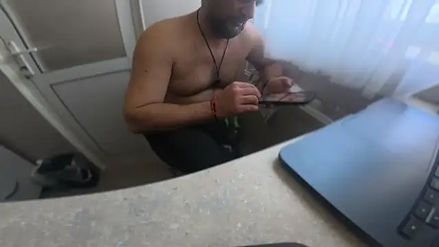 Snapshot of TigerOne19 chatting on March 11, 10:32 am TigerOne19 online show from March 11, 10:32 am