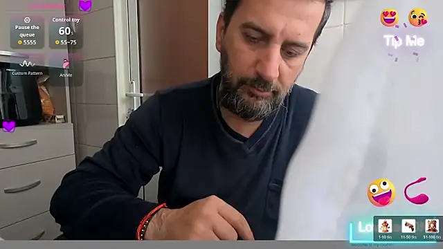 Snapshot of TigerOne19 chatting on March 27, 7:36 am TigerOne19 online show from March 27, 7:36 am