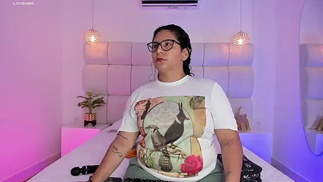 Snapshot of DanielleEvans_ chatting on October 5, 11:30 am DanielleEvans  online show from October 5, 11:30 am