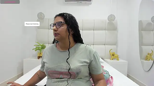 DanielleEvans  online show from November 6, 11:22 am