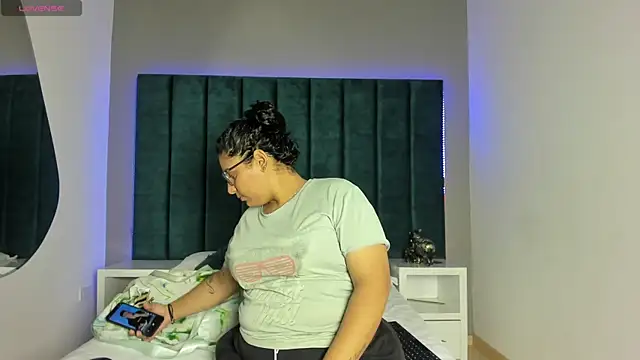 DanielleEvans  online show from January 9, 11:24 am