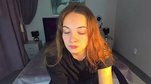 Snapshot of KristinaLoison chatting on December 15, 7:10 pm KristinaLoison online show from December 15, 7:10 pm