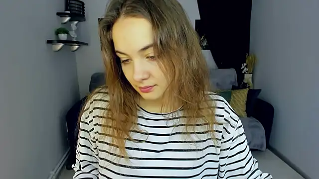 Snapshot of KristinaLoison chatting on December 17, 11:28 am KristinaLoison online show from December 17, 11:28 am