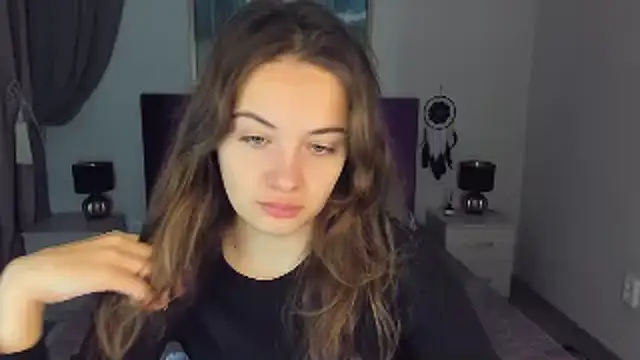 Snapshot of KristinaLoison chatting on December 23, 11:25 am KristinaLoison online show from December 23, 11:25 am