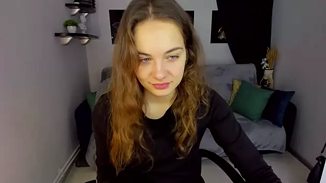 Snapshot of KristinaLoison chatting on January 4, 4:01 am KristinaLoison online show from January 4, 4:01 am