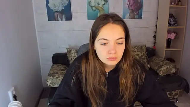 Snapshot of KristinaLoison chatting on January 6, 4:13 pm KristinaLoison online show from January 6, 4:13 pm