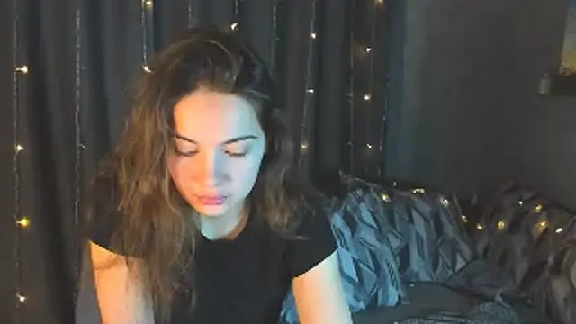 Snapshot of KristinaLoison chatting on February 4, 1:59 pm KristinaLoison online show from February 4, 1:59 pm