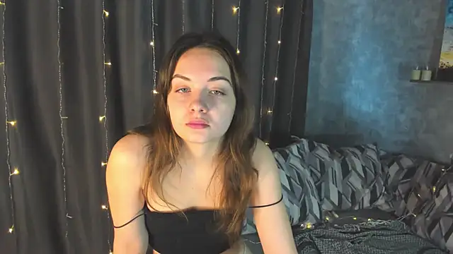 Snapshot of KristinaLoison chatting on February 12, 6:40 am KristinaLoison online show from February 12, 6:40 am