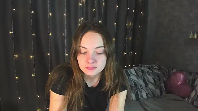 Snapshot of KristinaLoison chatting on February 21, 4:05 pm KristinaLoison online show from February 21, 4:05 pm