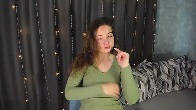 Snapshot of KristinaLoison chatting on March 5, 5:50 am KristinaLoison online show from March 5, 5:50 am