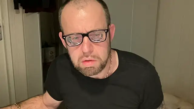 Snapshot of FABIOGLASSES chatting on November 13, 10:08 pm FABIOGLASSES online show from November 13, 10:08 pm