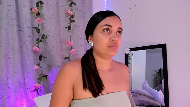 Snapshot of aisha_es chatting on January 8, 10:16 pm aisha es online show from January 8, 10:16 pm