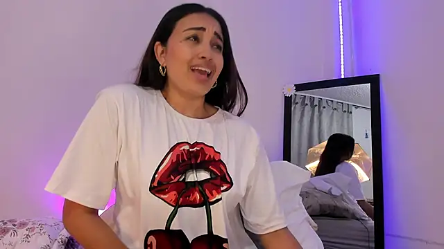 Snapshot of aisha_es chatting on January 29, 10:22 pm aisha es online show from January 29, 10:22 pm