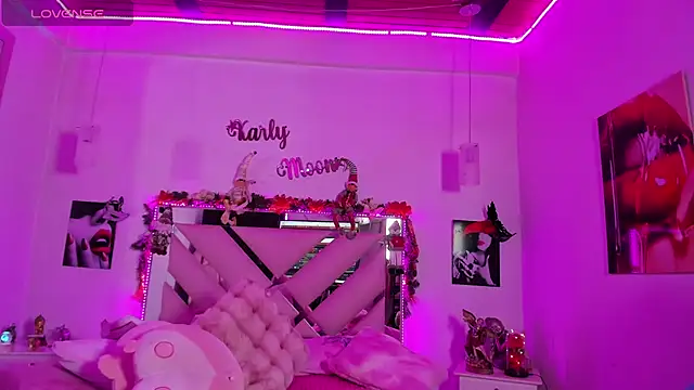 Karly moon online show from December 6, 7:21 am