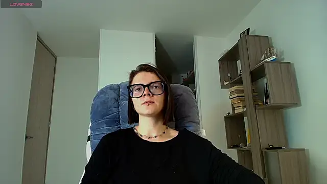 Arya starrk online show from October 17, 2:52 pm