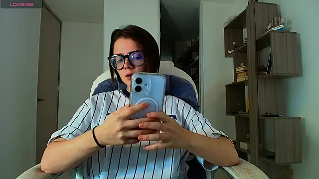 Arya starrk online show from December 5, 1:09 pm