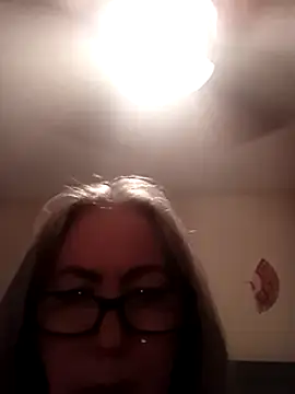 EvaRobinson online show from December 12, 5:52 am