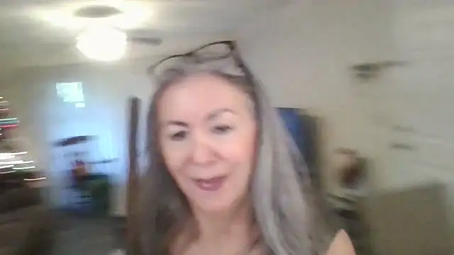 EvaRobinson online show from January 2, 9:28 pm