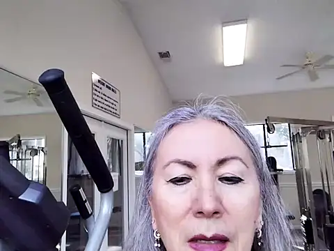 EvaRobinson online show from January 20, 7:04 pm