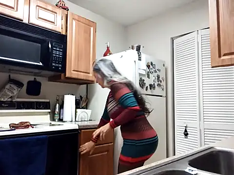 EvaRobinson online show from January 21, 3:32 pm