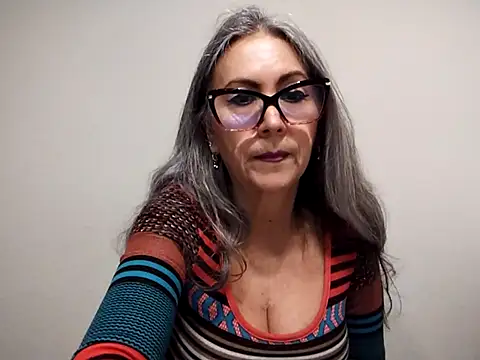 EvaRobinson online show from January 21, 6:34 pm