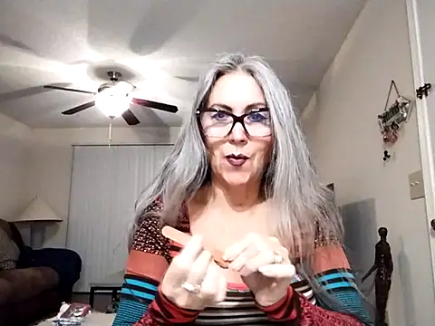 EvaRobinson online show from January 21, 10:30 pm