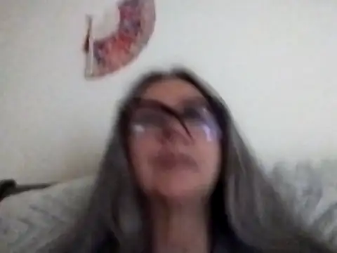 EvaRobinson online show from February 12, 2:45 am