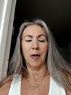 EvaRobinson online show from February 19, 1:50 pm