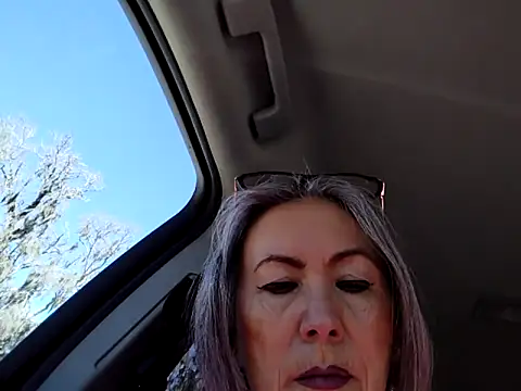 EvaRobinson online show from February 21, 3:21 pm