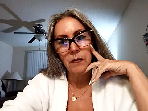 EvaRobinson online show from February 25, 12:03 am