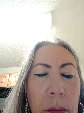 EvaRobinson online show from March 17, 2:23 pm