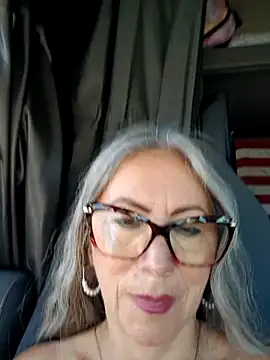 EvaRobinson online show from March 20, 8:08 pm