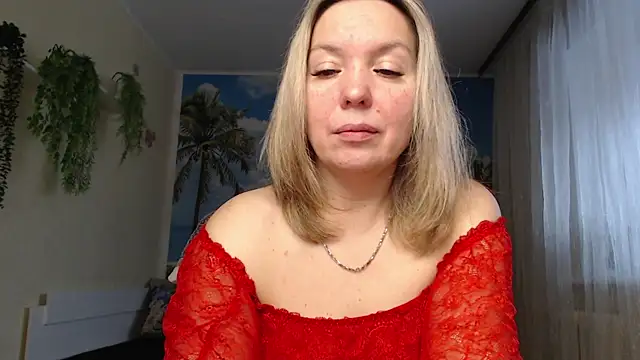 Snapshot of soaring_love chatting on February 17, 4:20 am soaring love online show from February 17, 4:20 am
