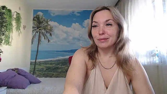 Snapshot of soaring_love chatting on September 18, 4:47 am soaring love online show from September 18, 4:47 am