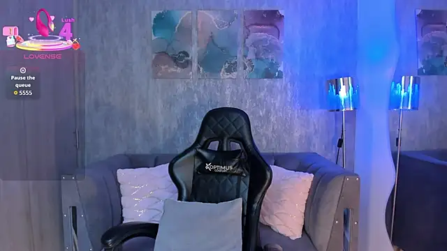 Snapshot of MelanieHudson_ chatting on October 15, 8:09 pm MelanieHudson online show from October 15, 8:09 pm