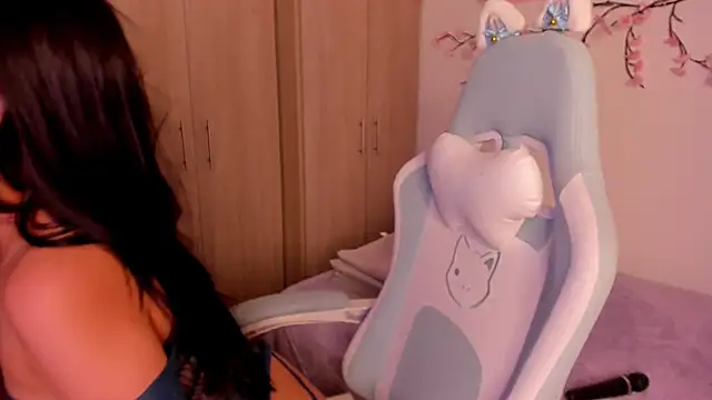 Snapshot of alexa_6908 chatting on December 4, 8:39 pm alexa 6908 online show from December 4, 8:39 pm