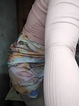 Snapshot of ImyoursLilu32 chatting on October 16, 4:08 pm ImyoursLilu32 online show from October 16, 4:08 pm