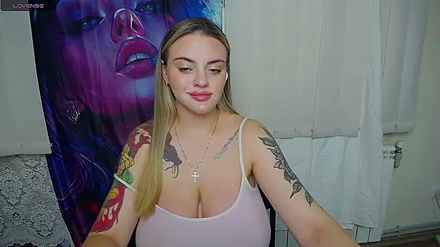 Lilia Moon online show from July 13, 6:38 am