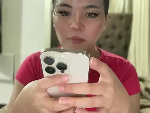 Snapshot of Lilly_cruz chatting on May 5, 12:13 pm Lilly cruz online show from May 5, 12:13 pm