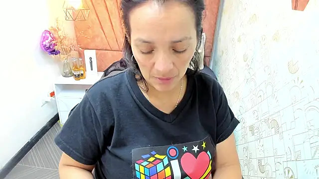 MarilynMiilf  online show from December 5, 7:39 am