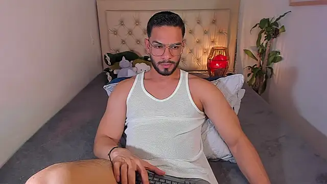 Josseph1  online show from January 16, 1:37 am