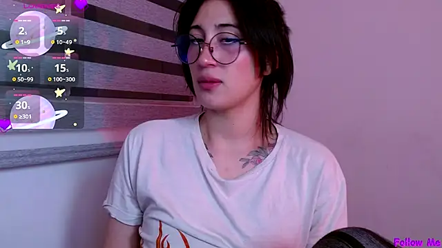 Red-moon1 online show from December 4, 4:49 pm