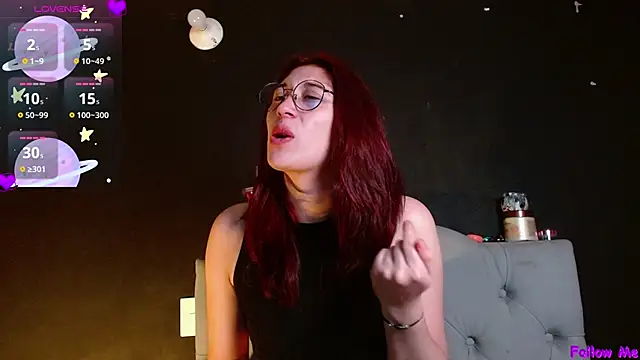 Snapshot of Red-moon1 chatting on March 19, 5:39 pm Red-moon1 online show from March 19, 5:39 pm