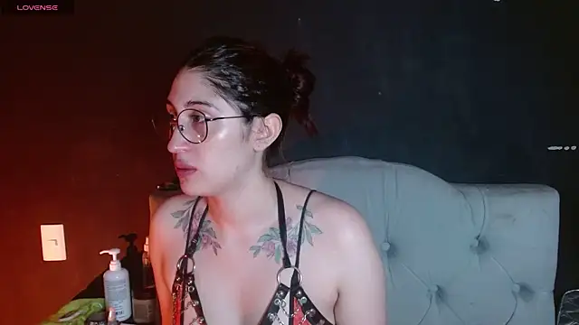 Red-moon1 online show from June 10, 4:34 am