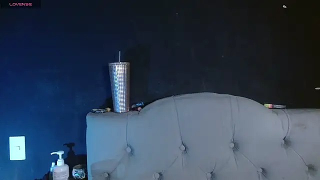 Red-moon1 online show from June 18, 2:34 am