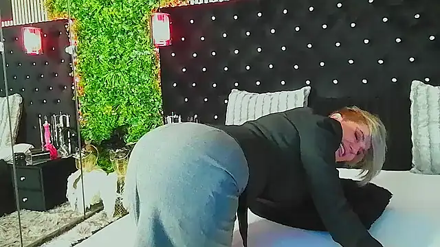 InannaStar online show from March 10, 10:42 am