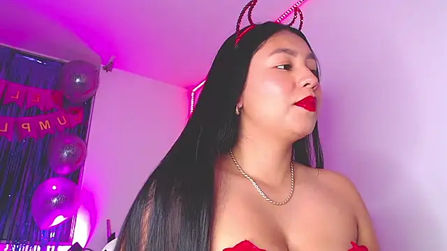 Snapshot of sweeet_amy chatting on October 8, 8:17 pm sweeet amy online show from October 8, 8:17 pm